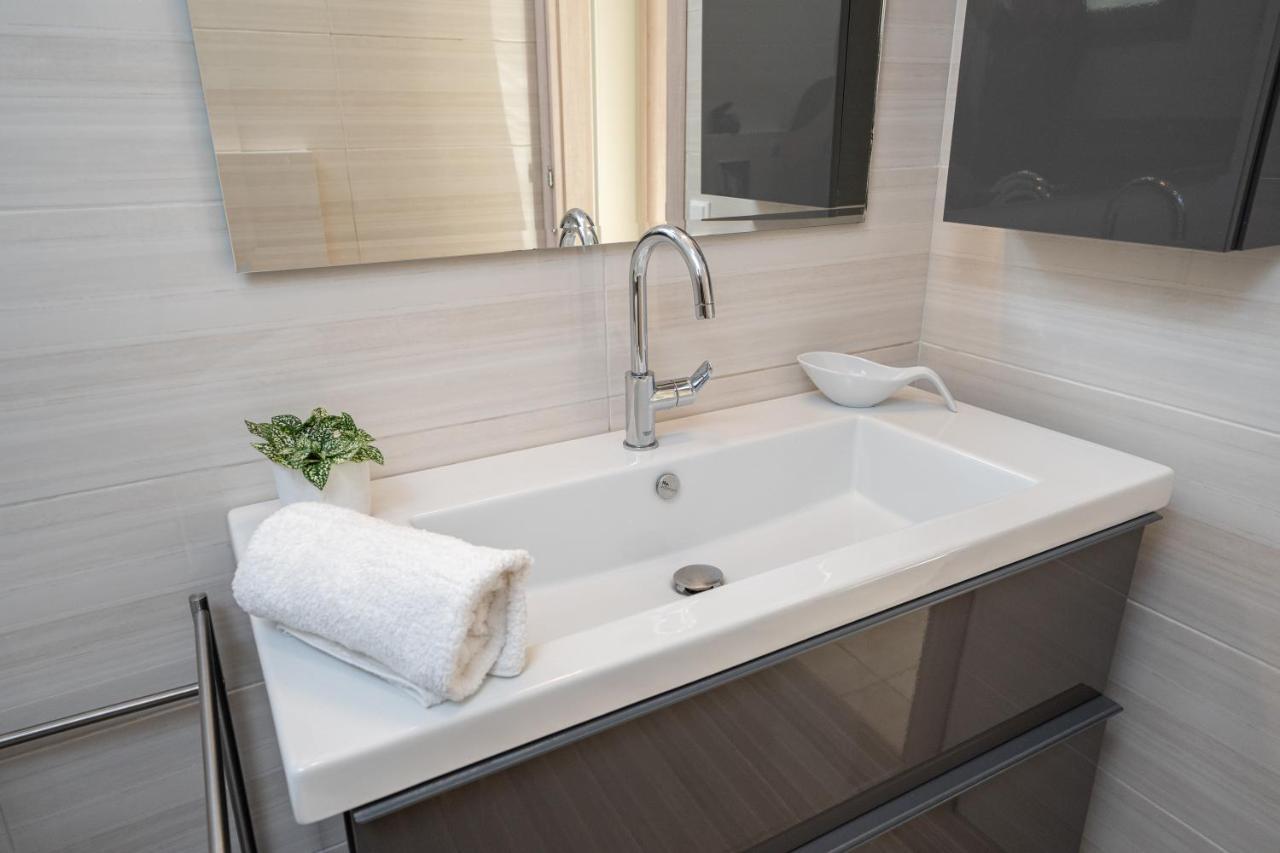 Lourdas Bay View Simotata Luaran gambar