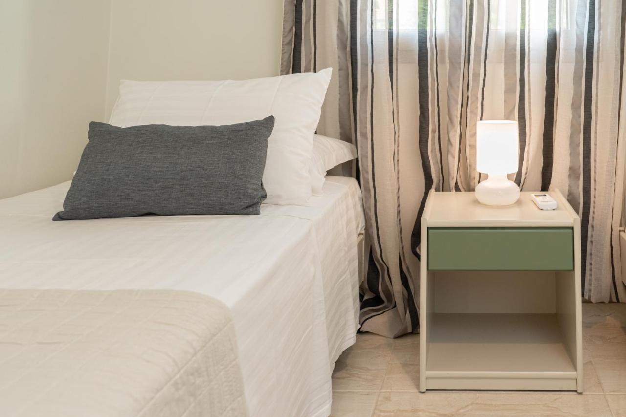 Lourdas Bay View Simotata Luaran gambar